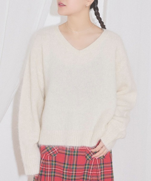 fig London(フィグロンドン)の「fluff Vneck(ニット/セーター・レディース・ホワイト/グレー・FREE)」の1枚目の写真