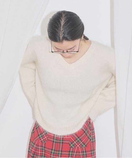 fig London(フィグロンドン)の「fluff Vneck(ニット/セーター・レディース・ホワイト/グレー・FREE)」の15枚目の写真