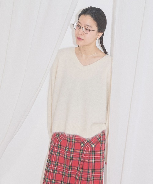 fig London(フィグロンドン)の「fluff Vneck(ニット/セーター・レディース・ホワイト/グレー・FREE)」の16枚目の写真