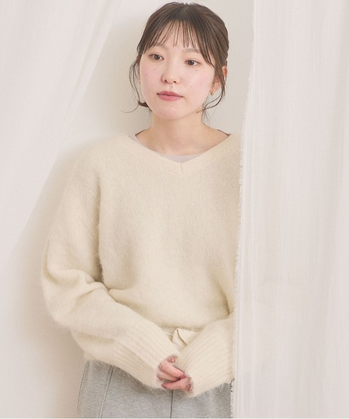 fig London(フィグロンドン)の「fluff Vneck(ニット/セーター・レディース・ホワイト/グレー・FREE)」の7枚目の写真