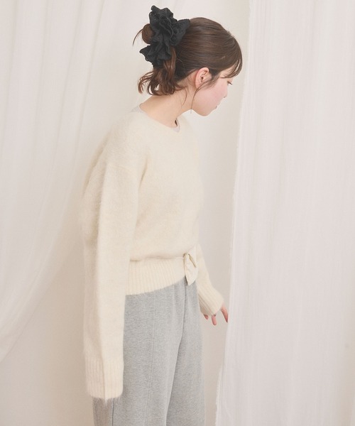 fig London(フィグロンドン)の「fluff Vneck(ニット/セーター・レディース・ホワイト/グレー・FREE)」の6枚目の写真