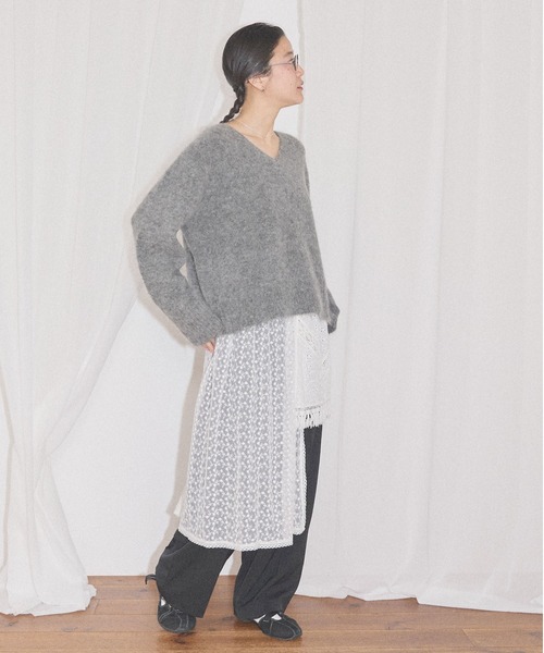 fig London(フィグロンドン)の「fluff Vneck(ニット/セーター・レディース・ホワイト/グレー・FREE)」の14枚目の写真