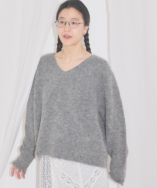 fig London(フィグロンドン)の「fluff Vneck(ニット/セーター・レディース・ホワイト/グレー・FREE)」の11枚目の写真