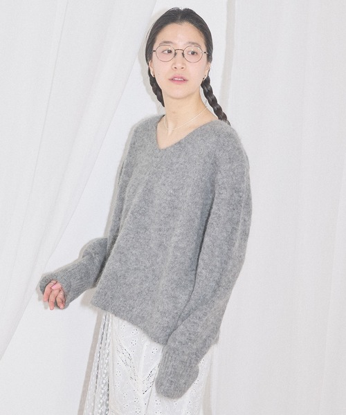 fig London(フィグロンドン)の「fluff Vneck(ニット/セーター・レディース・ホワイト/グレー・FREE)」の12枚目の写真