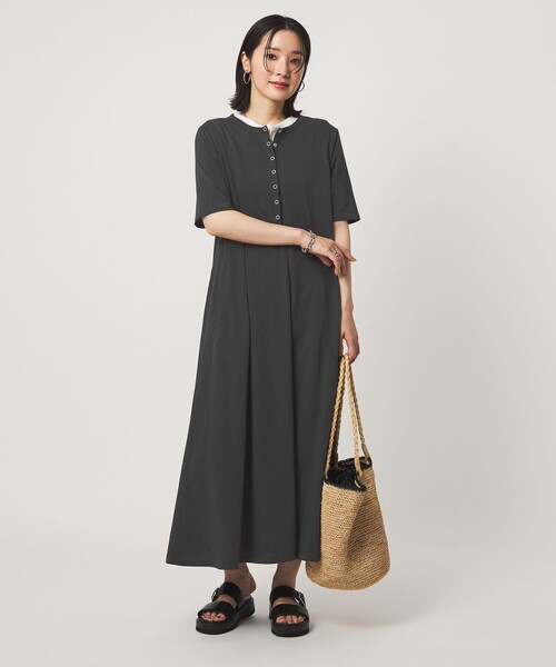 green label relaxing(グリーンレーベルリラクシング)の「【WEB限定】<at ease>ヘンリーネック カットソー ワンピース(ワンピース・レディース・ダークグレー/モカ・FREE)」の7枚目の写真