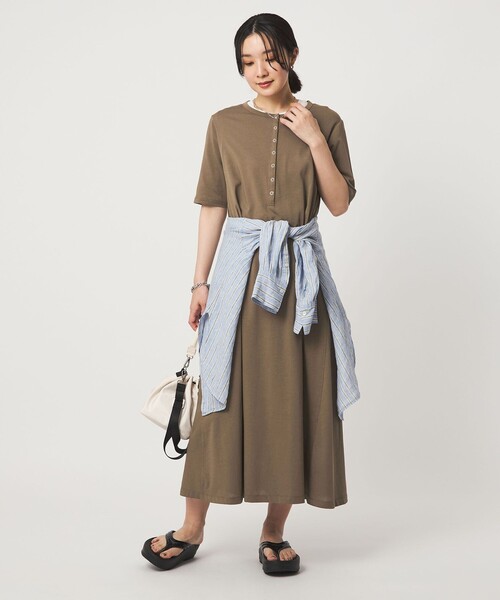 green label relaxing(グリーンレーベルリラクシング)の「【WEB限定】<at ease>ヘンリーネック カットソー ワンピース(ワンピース・レディース・ダークグレー/モカ・FREE)」の5枚目の写真