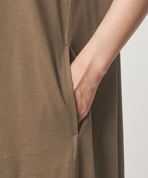 green label relaxing(グリーンレーベルリラクシング)の「【WEB限定】<at ease>ヘンリーネック カットソー ワンピース(ワンピース・レディース・ダークグレー/モカ・FREE)」の21枚目の写真