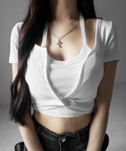 me+em select(ミームセレクト)の「【 3color 】ホルターネックレイヤードショートぴちTシャツ / halter neck layered short pichi T-shirts(Tシャツ/カットソー・レディース・ブラック/ホワイト/グレー・FREE)」の2枚目の写真