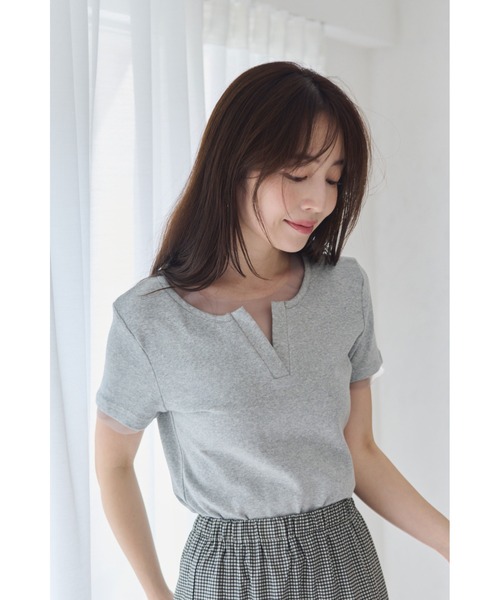 FMiBL(ファミル)の「キーネックトップス(Tシャツ/カットソー・レディース・ブラック/ホワイト/グレー・FREE)」の22枚目の写真