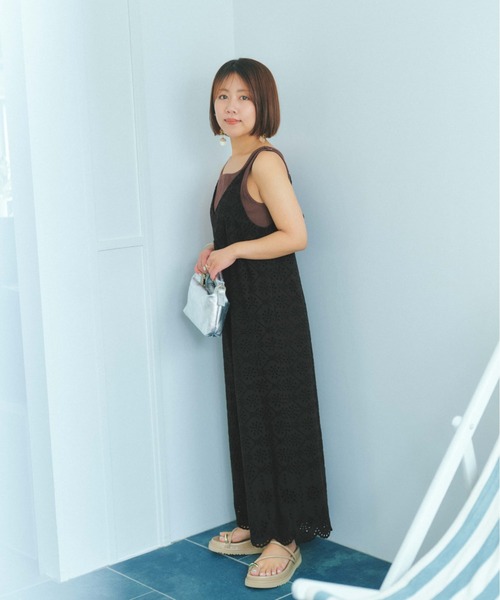 COHINA(コヒナ)の「コットンエンブロイダリーオールインワン 【低身長・小柄女性】(つなぎ/オールインワン・レディース・ブラック/オフホワイト・REGULAR/SHORT)」の22枚目の写真