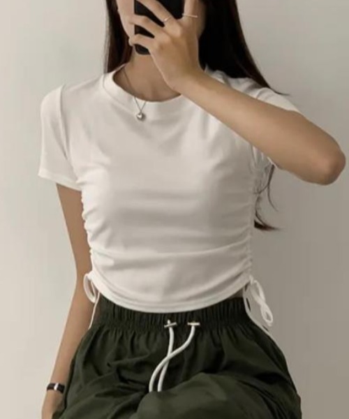 semplice(センプリチェ)の「Tシャツ【韓国ファッション】(Tシャツ/カットソー・レディース・ホワイト/ブラック/グレー・F)」の1枚目の写真