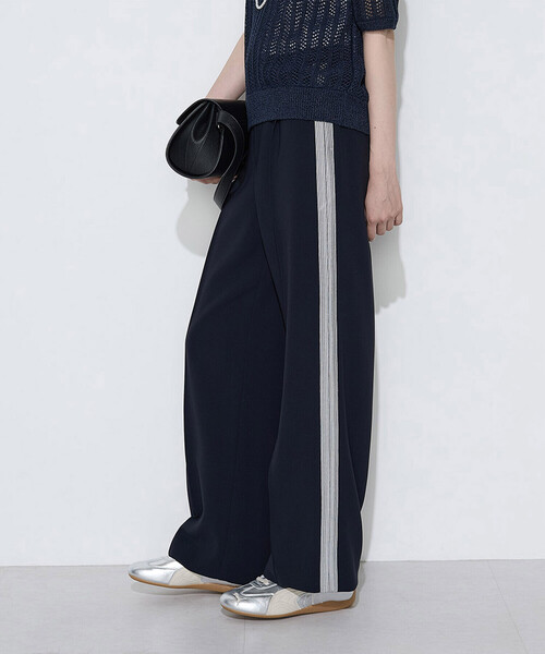 COMME CA(コムサ)の「ストレッチダブルクロス トラックパンツ(その他パンツ・レディース・ネイビー/オフホワイト・11号/9号)」の2枚目の写真