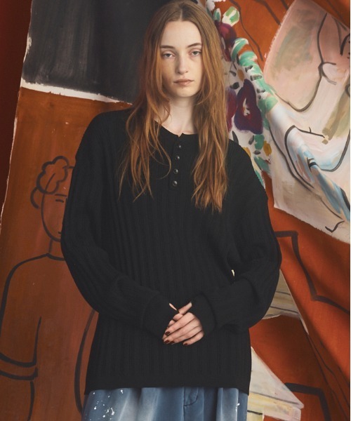 MAISON SPECIAL（メゾンスペシャル）の「《UNISEX》Shadow Stripe Prime-Over Henley Neck Knit Sweater/シャドーストライププライムオーバーヘンリーネックニットセーター【MAISON SPECIAL/メゾンスペシャル】（ニット/セーター・メンズ・ベージュ/バーガンディー/ブラック・2/1/0）」の2枚目の写真