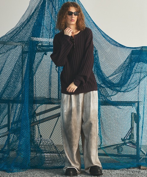 MAISON SPECIAL（メゾンスペシャル）の「《UNISEX》Shadow Stripe Prime-Over Henley Neck Knit Sweater/シャドーストライププライムオーバーヘンリーネックニットセーター【MAISON SPECIAL/メゾンスペシャル】（ニット/セーター・メンズ・ベージュ/バーガンディー/ブラック・2/1/0）」の5枚目の写真