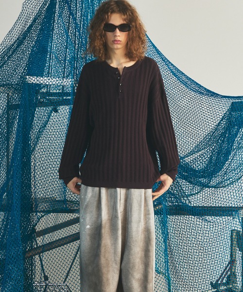 MAISON SPECIAL（メゾンスペシャル）の「《UNISEX》Shadow Stripe Prime-Over Henley Neck Knit Sweater/シャドーストライププライムオーバーヘンリーネックニットセーター【MAISON SPECIAL/メゾンスペシャル】（ニット/セーター・メンズ・ベージュ/バーガンディー/ブラック・2/1/0）」の12枚目の写真