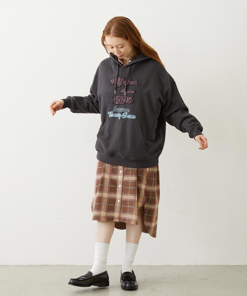 MILKFED.(ミルクフェド)の「STITCHED LOGO SWEAT HOODIE(パーカー・レディース・レッド/オートミール/チャコール・M/L)」の17枚目の写真