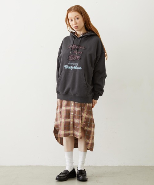 MILKFED.(ミルクフェド)の「STITCHED LOGO SWEAT HOODIE(パーカー・レディース・レッド/オートミール/チャコール・M/L)」の18枚目の写真