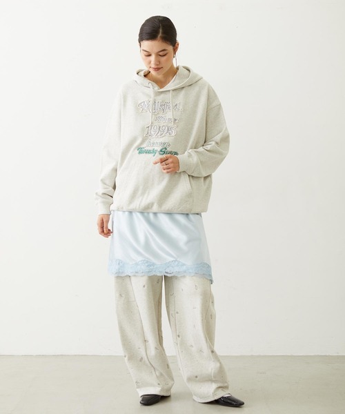 MILKFED.(ミルクフェド)の「STITCHED LOGO SWEAT HOODIE(パーカー・レディース・レッド/オートミール/チャコール・M/L)」の12枚目の写真