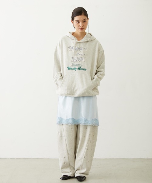 MILKFED.(ミルクフェド)の「STITCHED LOGO SWEAT HOODIE(パーカー・レディース・レッド/オートミール/チャコール・M/L)」の13枚目の写真