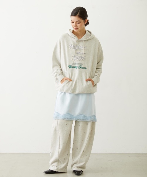 MILKFED.(ミルクフェド)の「STITCHED LOGO SWEAT HOODIE(パーカー・レディース・レッド/オートミール/チャコール・M/L)」の14枚目の写真
