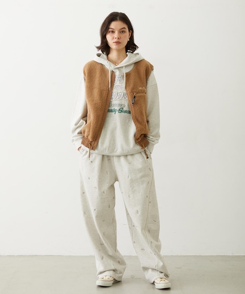 MILKFED.(ミルクフェド)の「STITCHED LOGO SWEAT HOODIE(パーカー・レディース・レッド/オートミール/チャコール・M/L)」の5枚目の写真