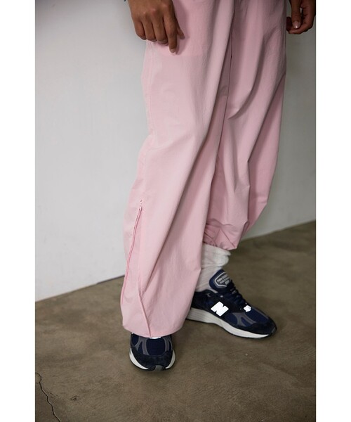 BEAMS(ビームス)の「テック 2WAY イージーパンツ(その他パンツ・メンズ・チャコールグレー/ブラック/ピンク・S/M/L/XL)」の16枚目の写真