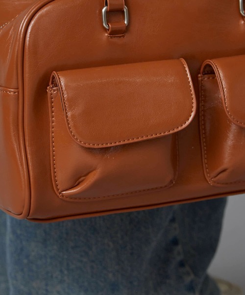 Chick(チック)の「Faux Leather 2-Way Shoulder Bag / フェイクレザー 2WAY フラップポケット ショルダーバッグ(ショルダーバッグ・レディース・キャメル・FREE)」の4枚目の写真