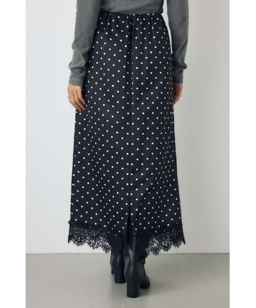 AZUL by moussy(アズールバイマウジー)の「【身長/骨格別着用画像あり】ドット裾レースサテンナロースカート 秋服 春服 トレンド ドット柄 ロングスカート【セットアップ対応】(スカート・レディース・ブラック系その他/ホワイト系その他・FREE)」の12枚目の写真