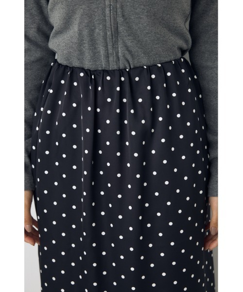 AZUL by moussy(アズールバイマウジー)の「【身長/骨格別着用画像あり】ドット裾レースサテンナロースカート 秋服 春服 トレンド ドット柄 ロングスカート【セットアップ対応】(スカート・レディース・ブラック系その他/ホワイト系その他・FREE)」の14枚目の写真
