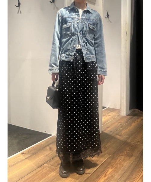 AZUL by moussy(アズールバイマウジー)の「【身長/骨格別着用画像あり】ドット裾レースサテンナロースカート 秋服 春服 トレンド ドット柄 ロングスカート【セットアップ対応】(スカート・レディース・ブラック系その他/ホワイト系その他・FREE)」の17枚目の写真