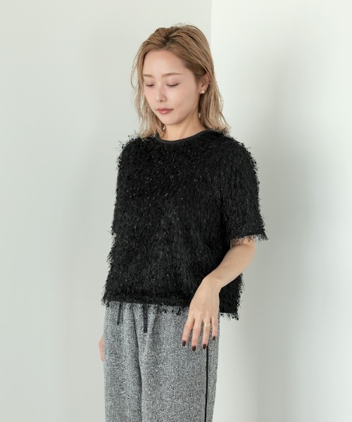 DONOBAN(ドノバン)の「【ふわふわフェザー素材が華やかな印象】トゥインクル トップス カットソー 半袖 フェザー Tシャツ シャギー ファー フリンジ ストレッチ 体型カバー 着痩せ(Tシャツ/カットソー・レディース・ホワイト/ブラック・ONE SIZE)」の12枚目の写真