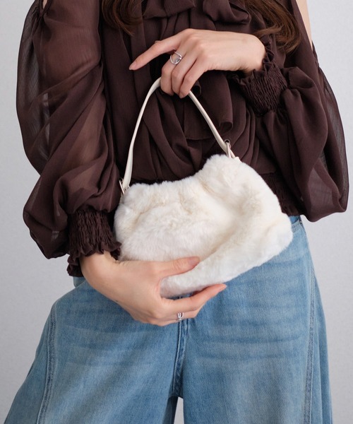 murea(ミュレア)の「フェイクファー2WAYショルダーバッグ(ショルダーバッグ・レディース・ブラック/ブラウン/ベージュ/アイボリー・FREE)」の20枚目の写真