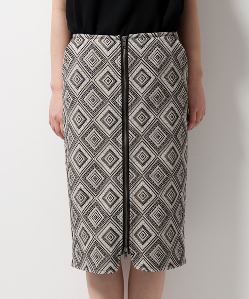 AMERICAN RAG CIE（アメリカンラグシー）の「AMERICAN RAG CIE幾何ジャガードフロントファスナースカート/210-AMR-dms-L161-SK087（スカート・レディース・ブラック系その他/ブルー系その他・0/1）」の15枚目の写真