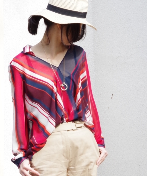 NARACAMICIE(ナラカミーチェ)の「ランダムシフォンストライプカシュクール風長袖シャツ(シャツ/ブラウス・レディース・レッド/ブルー・SMALL/MEDIUM/LARGE)」の2枚目の写真