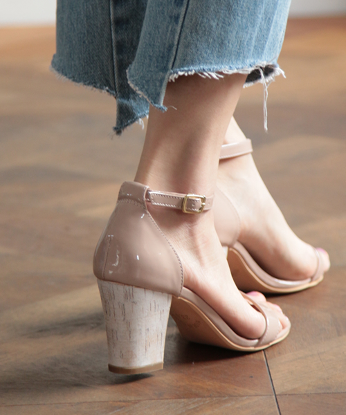 SESTO（セスト）の「コルクチャンキーヒール美脚ストラップサンダル（サンダル・レディース・アイボリー/ブラック/ベージュ/ミント/ネイビー/ライトグレー・24.0cm/25.5cm/24.5cm/22.0cm/23.0cm/22.5cm/23.5cm）」の4枚目の写真