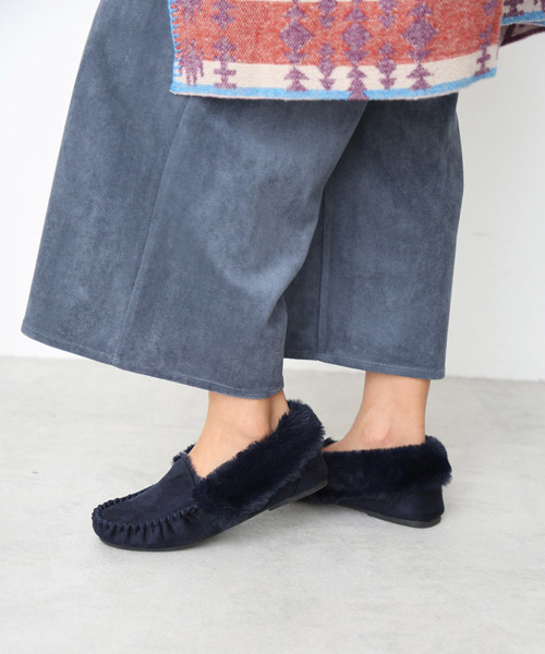 FREE'S MART（フリーズマート）の「フェイクファームートンモカシン（モカシン/デッキシューズ・レディース・ネイビー/ブラウン/ブラック・LARGE/MEDIUM）」の3枚目の写真