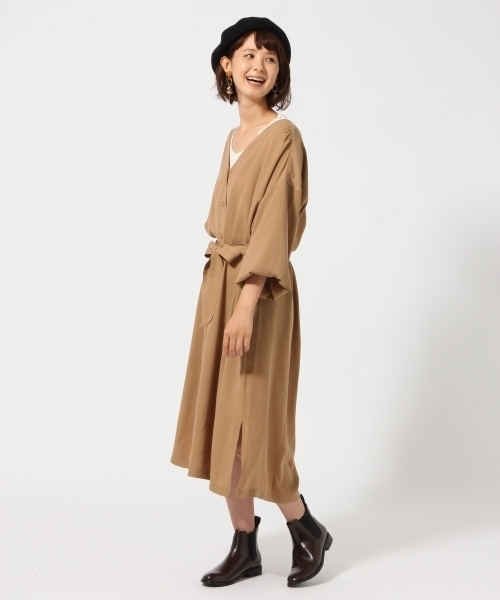 GLOBAL WORK（グローバルワーク）の「Vネックコートワンピース/766238（ワンピース・レディース・カーキ/ベージュ/ネイビー・LARGE/MEDIUM）」の4枚目の写真