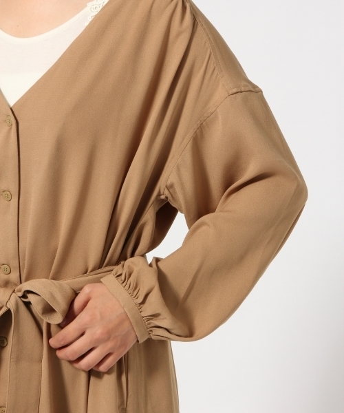 GLOBAL WORK（グローバルワーク）の「Vネックコートワンピース/766238（ワンピース・レディース・カーキ/ベージュ/ネイビー・LARGE/MEDIUM）」の13枚目の写真