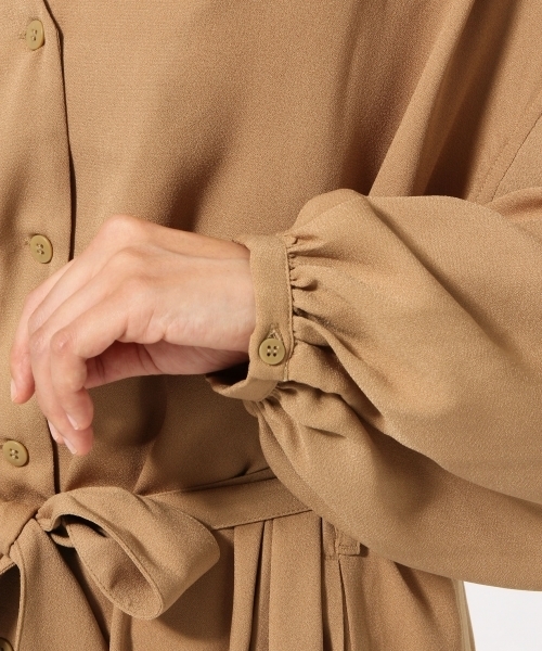 GLOBAL WORK（グローバルワーク）の「Vネックコートワンピース/766238（ワンピース・レディース・カーキ/ベージュ/ネイビー・LARGE/MEDIUM）」の14枚目の写真