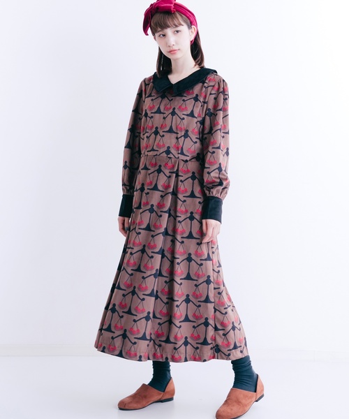 ＊メルロー＊パンできました柄ワンピース＊総柄＊ゆったり＊merlot＊新品＊ メルロー＊パン柄ワンピース＊総柄＊＊merlot＊新品＊補正あり