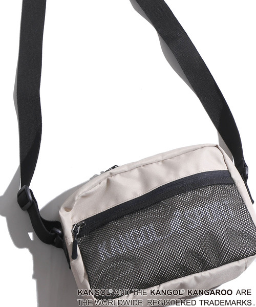 KANGOL（カンゴール）の「∴WEGO/KANGOL SPORT別注ショルダーバッグ（ショルダーバッグ・メンズ・ホワイト/その他1/ベージュ/トリコロール/ブラック・FREE）」の4枚目の写真