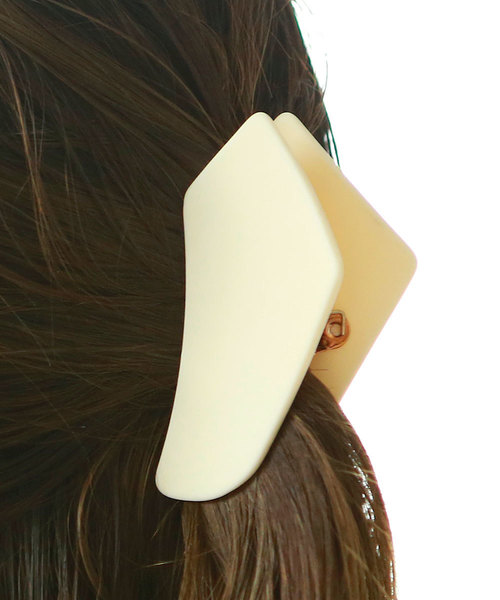 colleca la(コレカラ)の「マットスクエアバンスクリップ(バレッタ/ヘアクリップ・レディース・ブラック/ブラウン/アイボリー・FREE)」の6枚目の写真