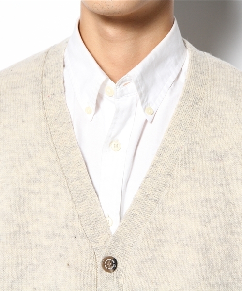 Anoutcommune（アナウトコミューン）の「ANOUTCOMMUNE : Lamb's wool V Cardigan（ニット/セーター・メンズ・グレー/ネイビー/ナチュラル/レンガ・LARGE/MEDIUM）」の9枚目の写真