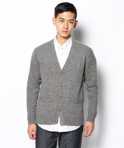 Anoutcommune（アナウトコミューン）の「ANOUTCOMMUNE : Lamb's wool V Cardigan（ニット/セーター・メンズ・グレー/ネイビー/ナチュラル/レンガ・LARGE/MEDIUM）」の18枚目の写真