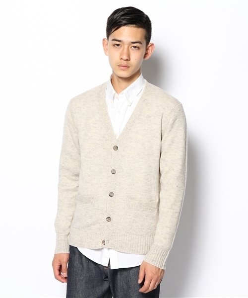 Anoutcommune（アナウトコミューン）の「ANOUTCOMMUNE : Lamb's wool V Cardigan（ニット/セーター・メンズ・グレー/ネイビー/ナチュラル/レンガ・LARGE/MEDIUM）」の14枚目の写真