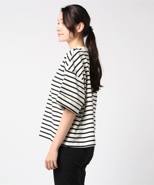 Te chichi(テチチ)の「綿天竺ボーダービッグプルオーバー(Tシャツ/カットソー・レディース・オフホワイト/ベージュ/ブラック・フリ-)」の4枚目の写真