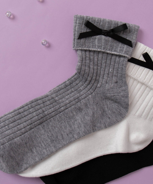 WEGO（ウィゴー）の「WEGO/リボン折り返しソックス（ソックス/靴下・レディース・ホワイト/グレー系その他/ブラック・FREE）」の3枚目の写真