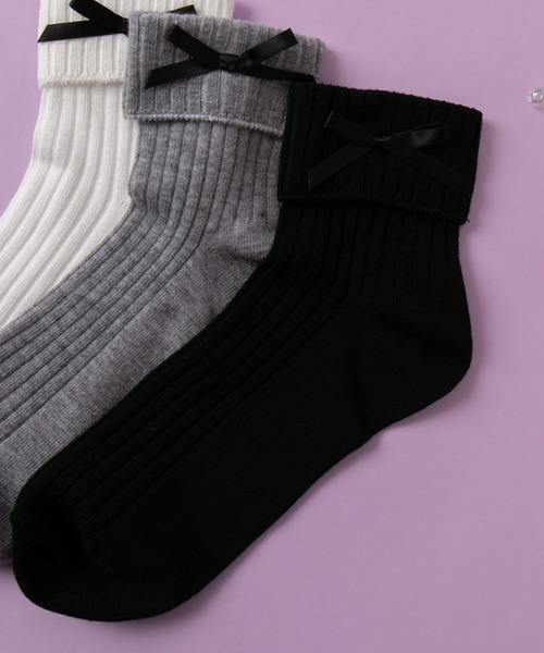WEGO（ウィゴー）の「WEGO/リボン折り返しソックス（ソックス/靴下・レディース・ホワイト/グレー系その他/ブラック・FREE）」の2枚目の写真