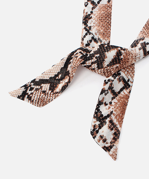 AZUL by moussy（アズールバイマウジー）の「SCARF NECKLACE/スカーフネックレス（ネックレス・レディース・ブラウン系その他/ベージュ系その他・FREE）」の4枚目の写真