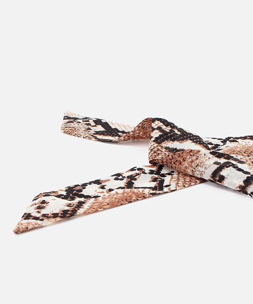 AZUL by moussy（アズールバイマウジー）の「SCARF NECKLACE/スカーフネックレス（ネックレス・レディース・ブラウン系その他/ベージュ系その他・FREE）」の3枚目の写真